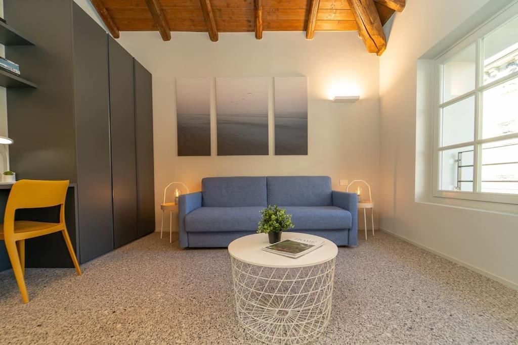 Moderno Appartamento A 200 Metri Dal Duomo Côme Esterno foto
