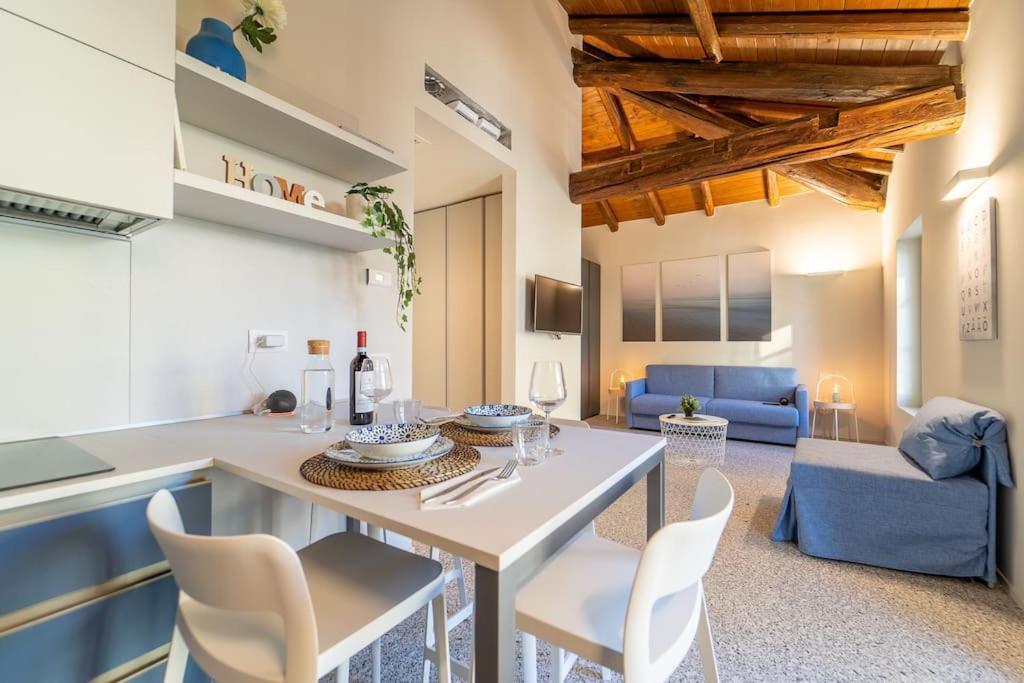 Moderno Appartamento A 200 Metri Dal Duomo Côme Esterno foto